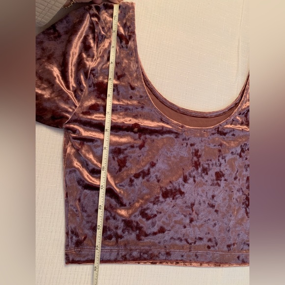 Forever 21 Rose Pink Silky Velvet Top - Size Medium - Picture 4 of 5